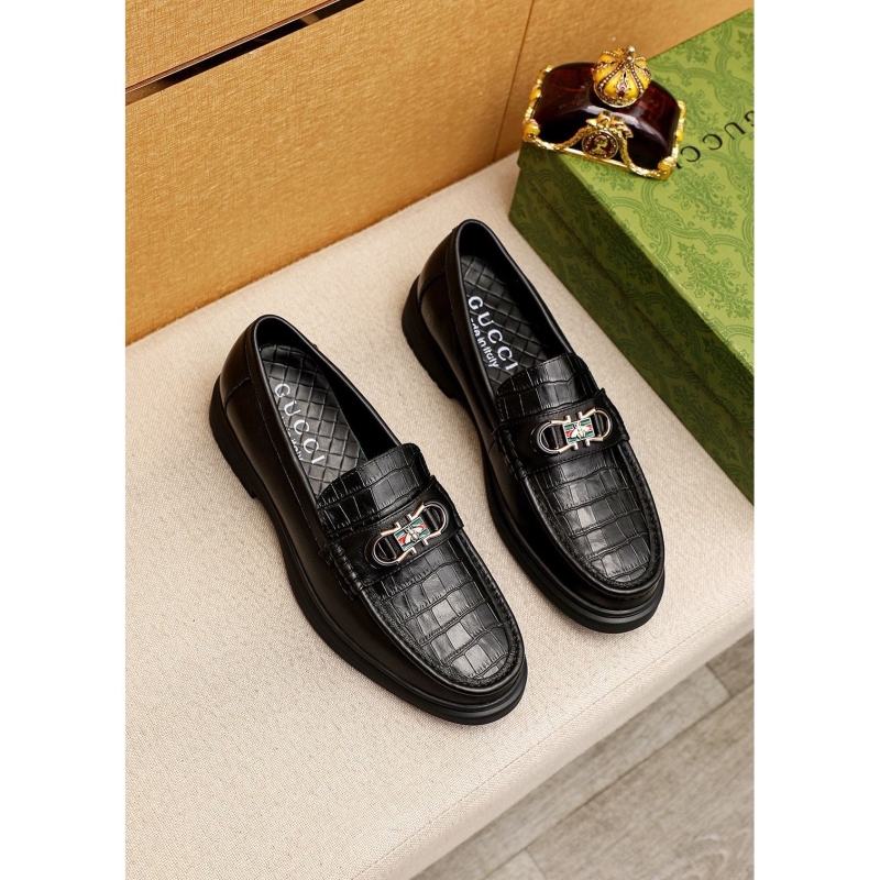 G*u*i leather shoes